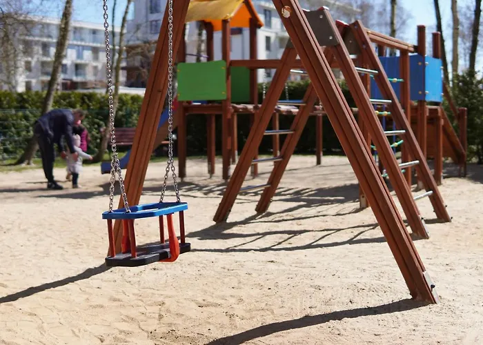 Seaside Polanki Z Garazem, Klonowa 17d 아파트 코워브제크