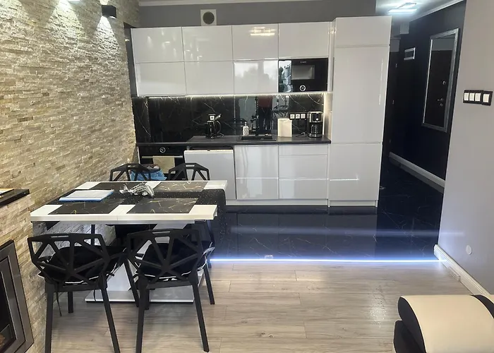 아파트 Seaside Polanki Z Garazem, Klonowa 17d 코워브제크